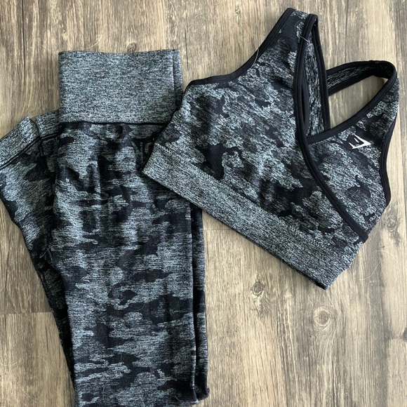 Gymshark set - Picture 1 of 3